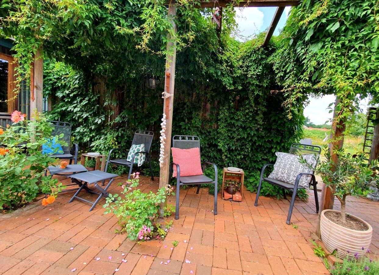 Schmiede1860 Bed and Breakfast Gross Dratow Exteriör bild
