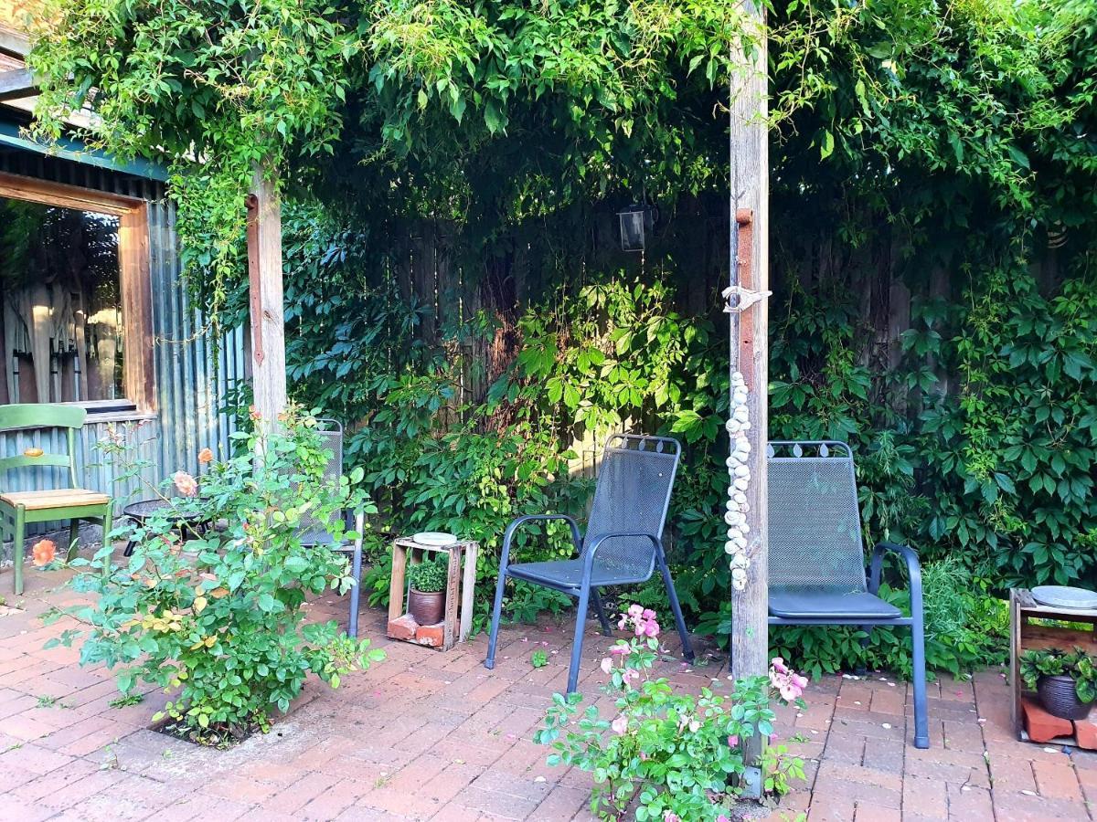 Schmiede1860 Bed and Breakfast Gross Dratow Exteriör bild