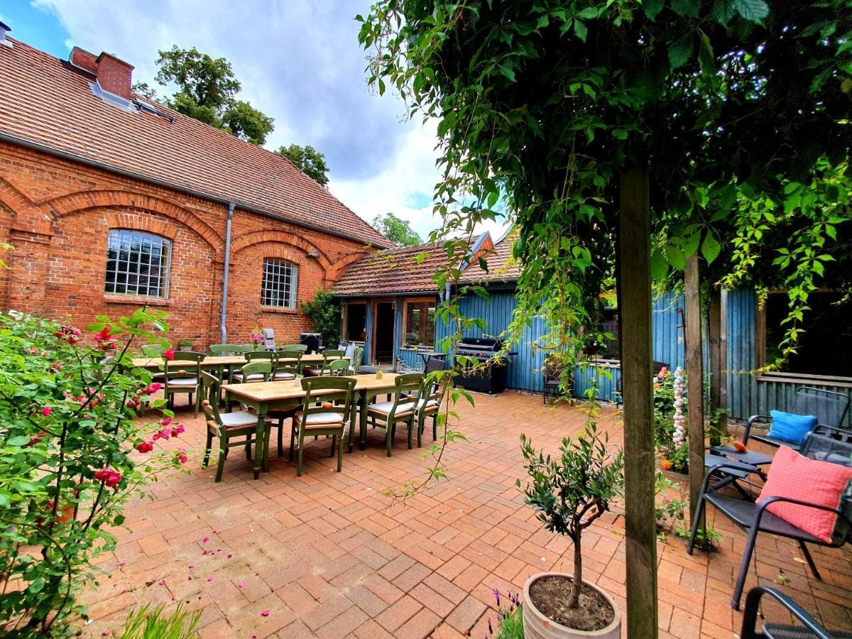Schmiede1860 Bed and Breakfast Gross Dratow Exteriör bild